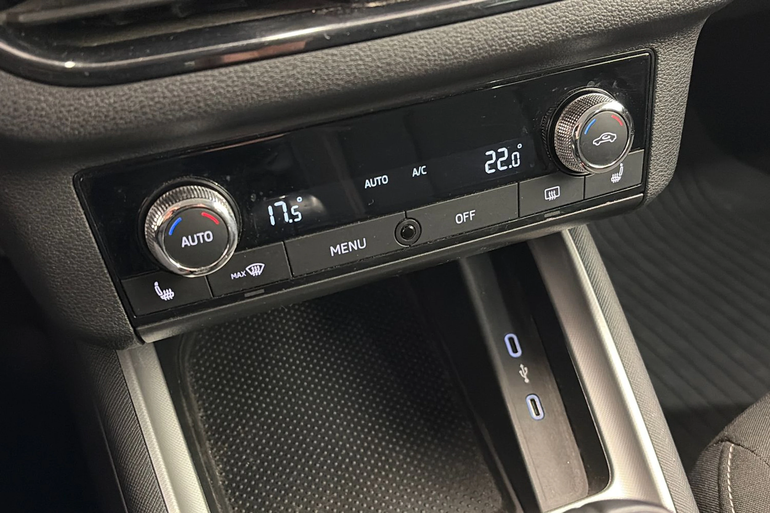 punainen Skoda Scala 2019 kuva 22.