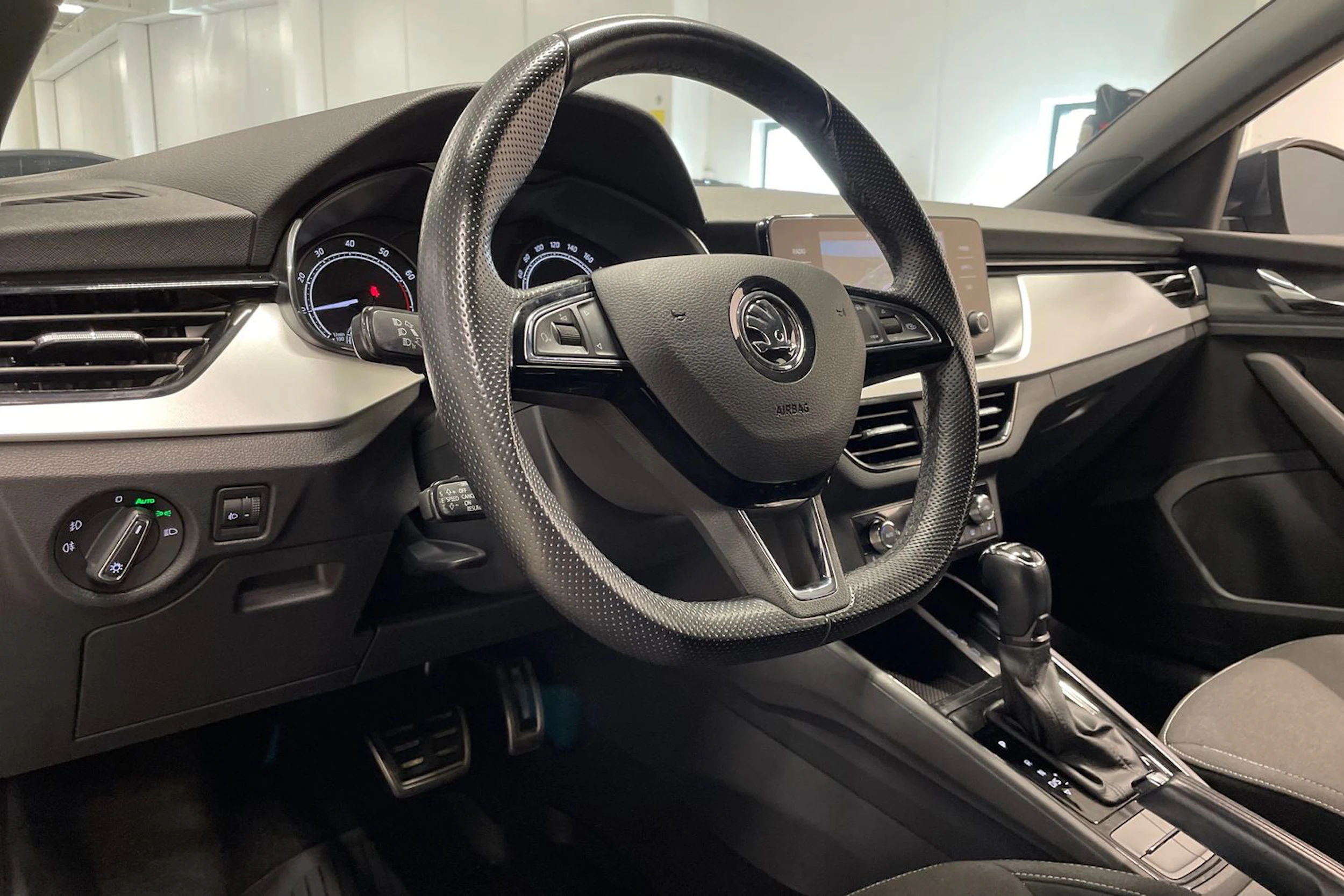 harmaa Skoda Scala 2020 kuva 21.