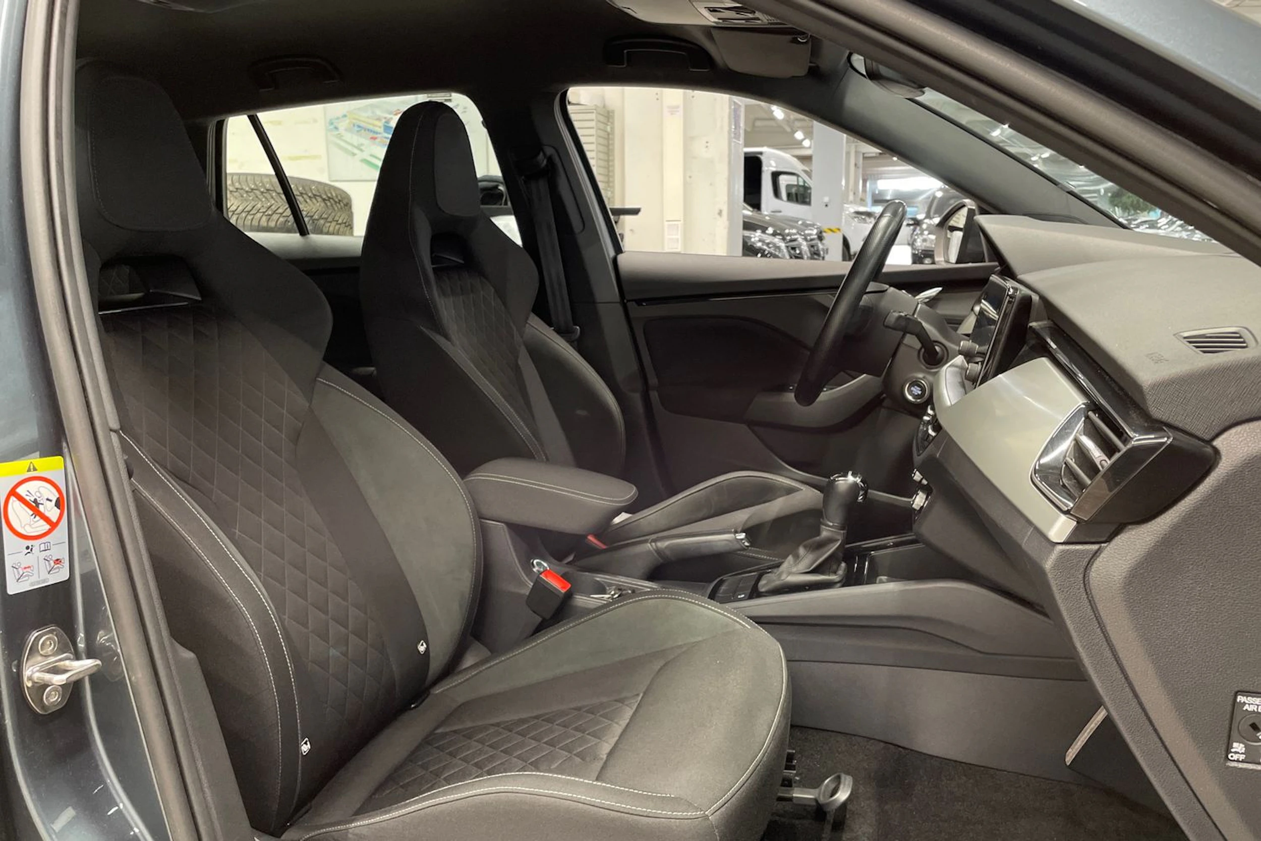 harmaa Skoda Scala 2020 kuva 22.
