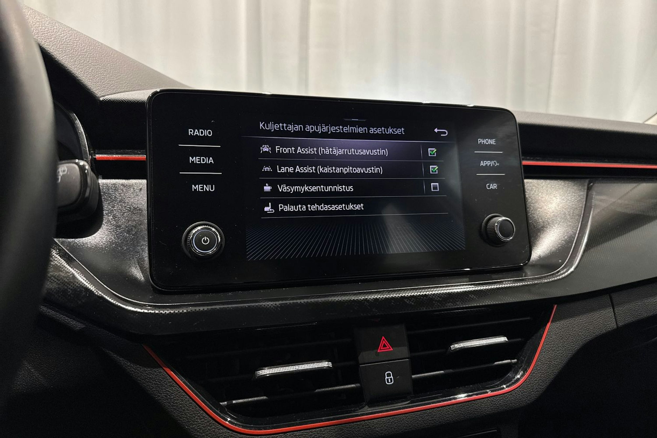 met. harmaa Skoda Scala 2020 kuva 23.
