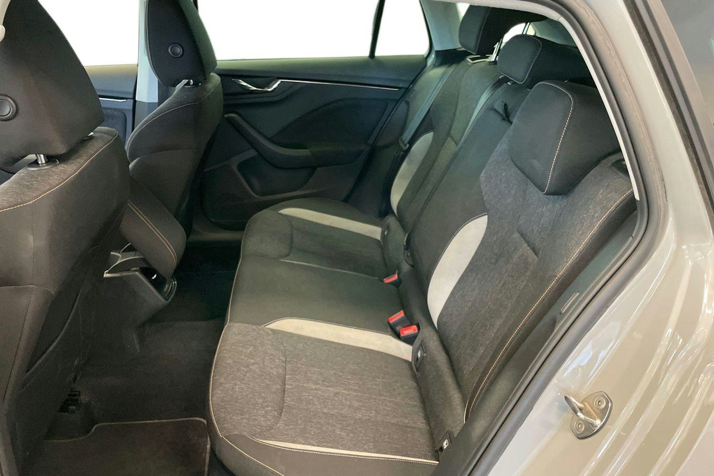 harmaa Skoda Scala 2020 kuva 10.