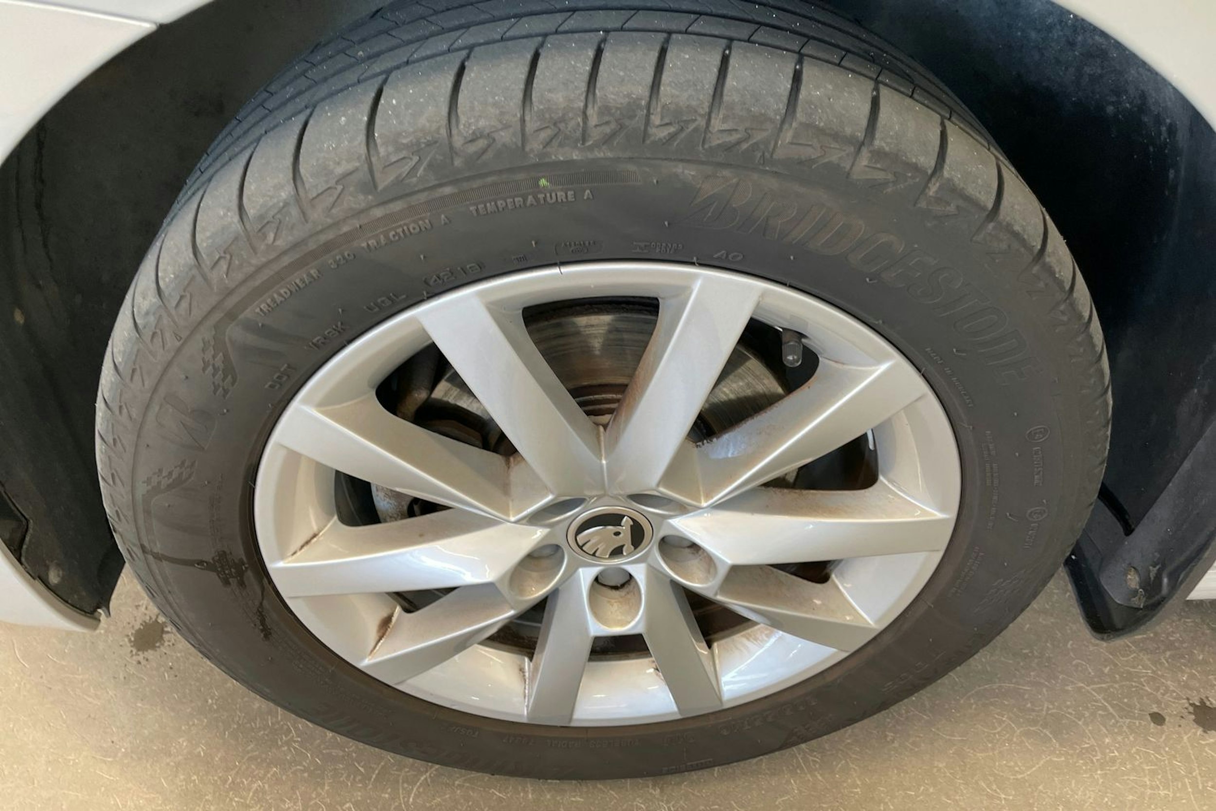 harmaa Skoda Scala 2020 kuva 11.