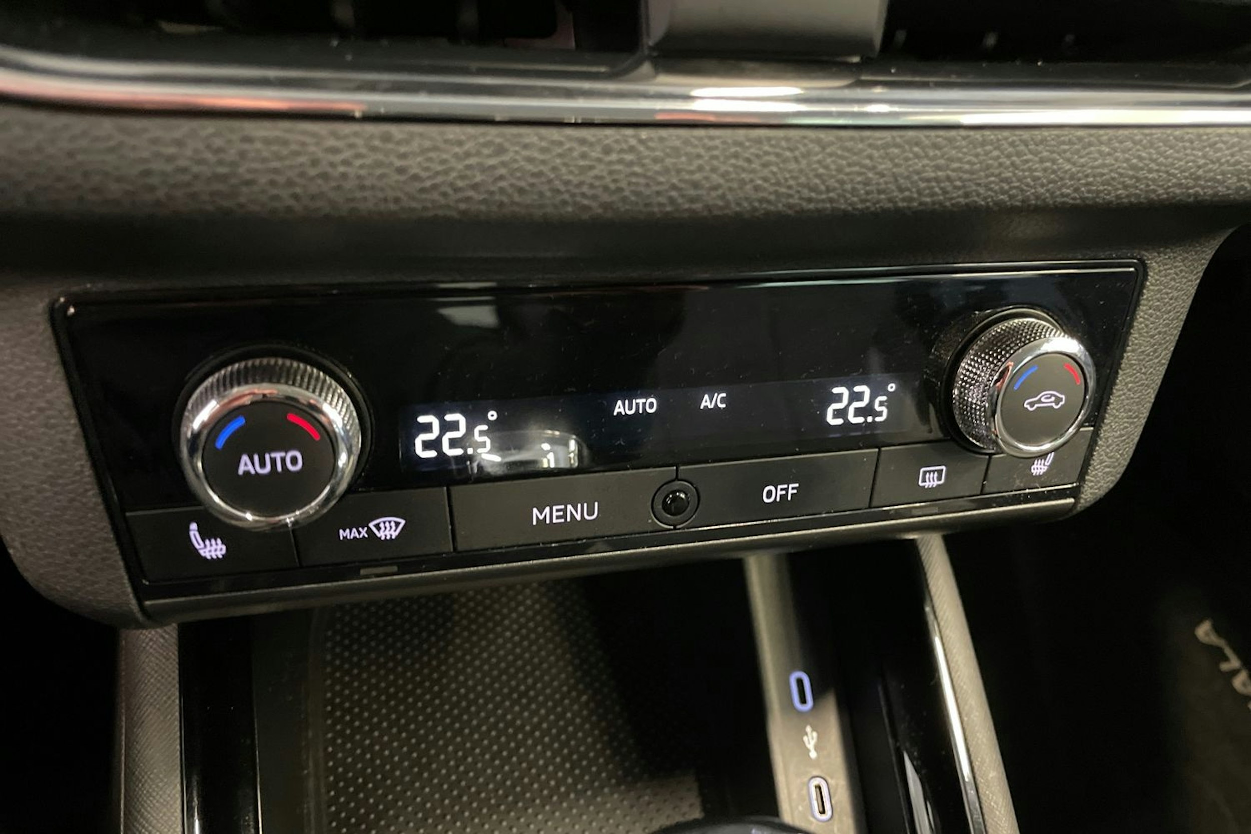 harmaa Skoda Scala 2020 kuva 18.