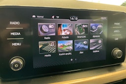 harmaa Skoda Scala 2020 kuva 19.