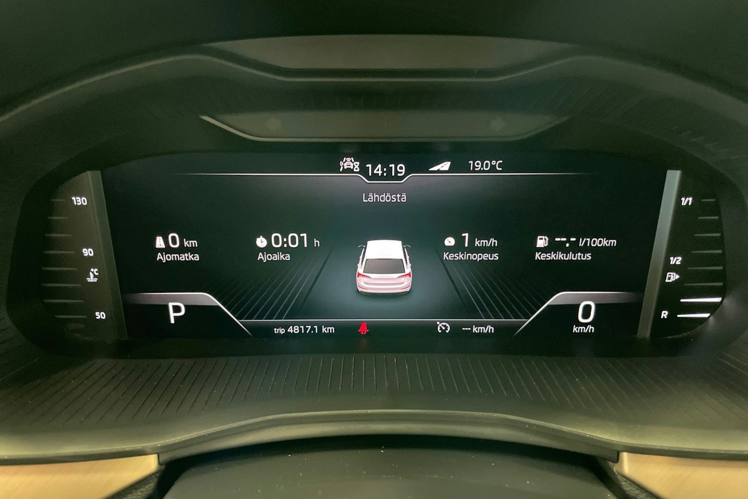 harmaa Skoda Scala 2020 kuva 24.