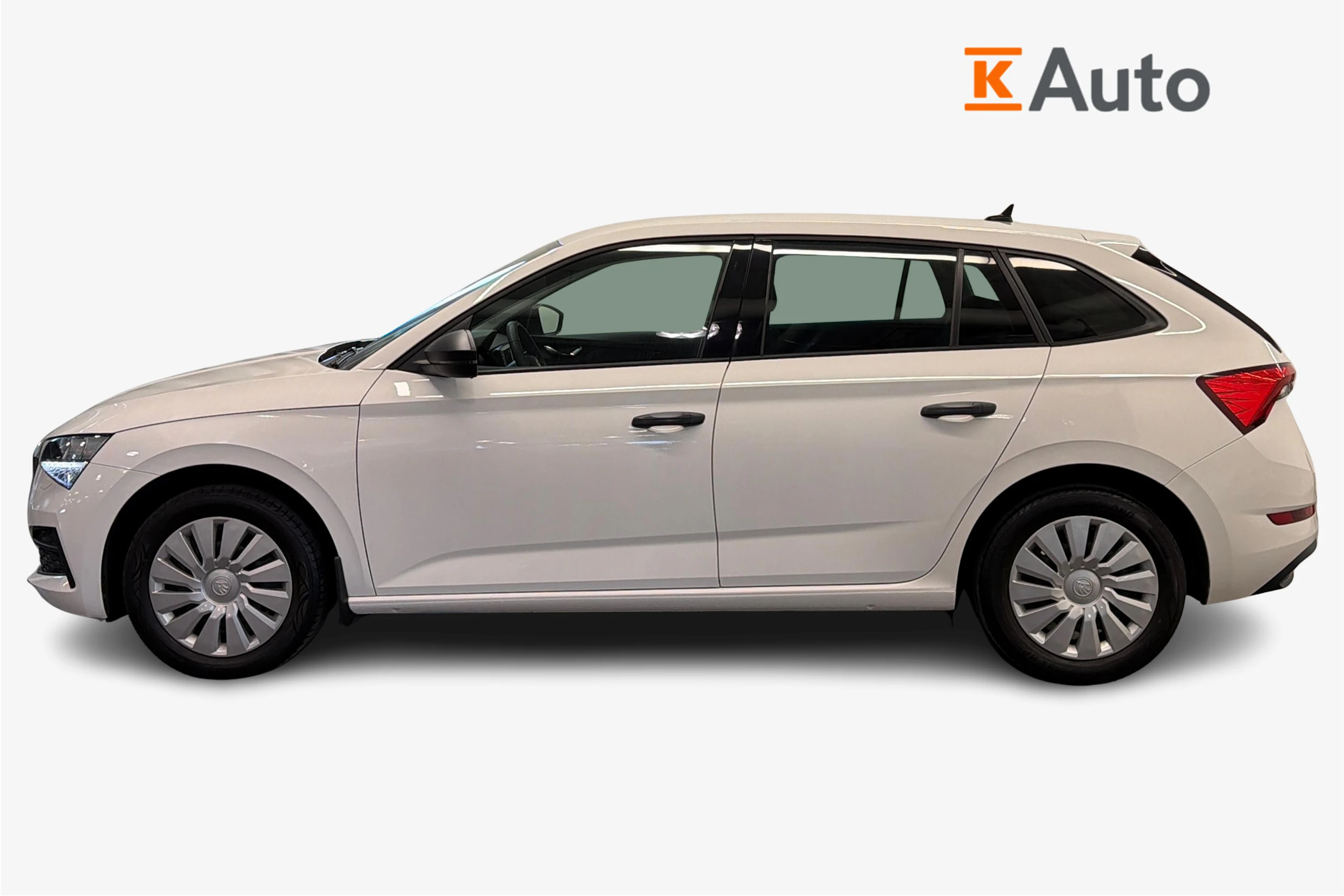 Valkoinen Skoda SCALA 2020 kuva 5.