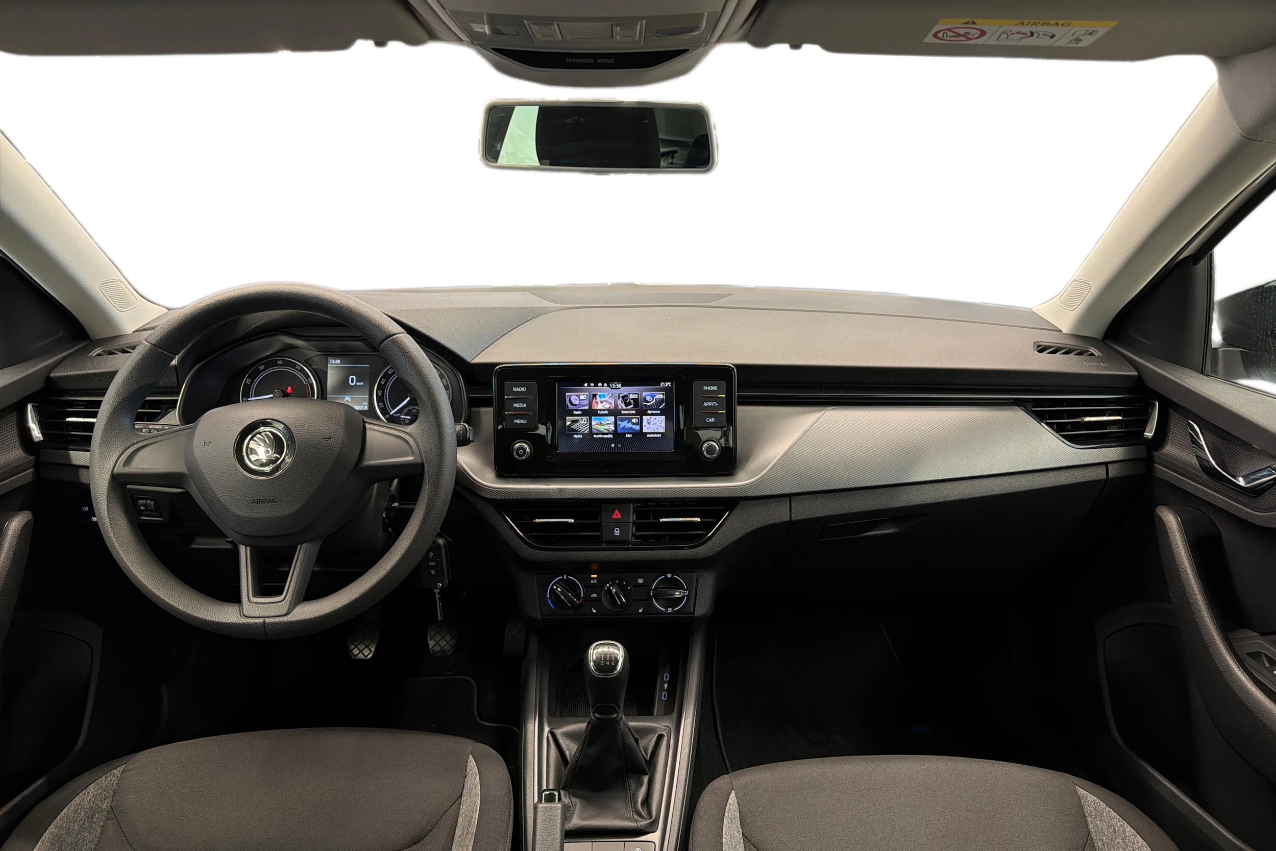 Valkoinen Skoda SCALA 2020 kuva 7.