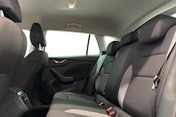 Valkoinen Skoda SCALA 2020 kuva 8.