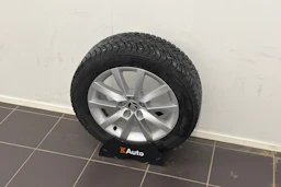 Valkoinen Skoda SCALA 2020 kuva 10.