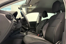 Valkoinen Skoda SCALA 2020 kuva 12.
