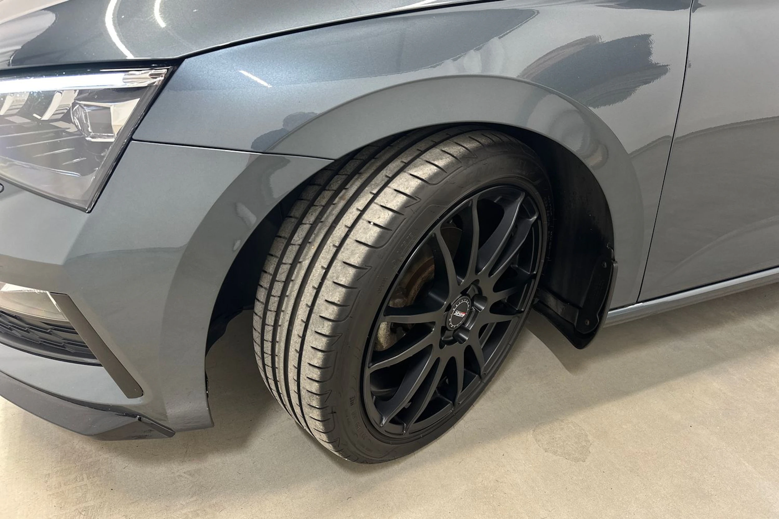 harmaa Skoda Scala 2021 kuva 10.