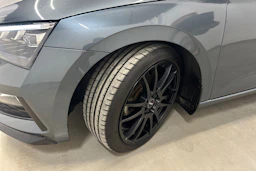 harmaa Skoda Scala 2021 kuva 10.