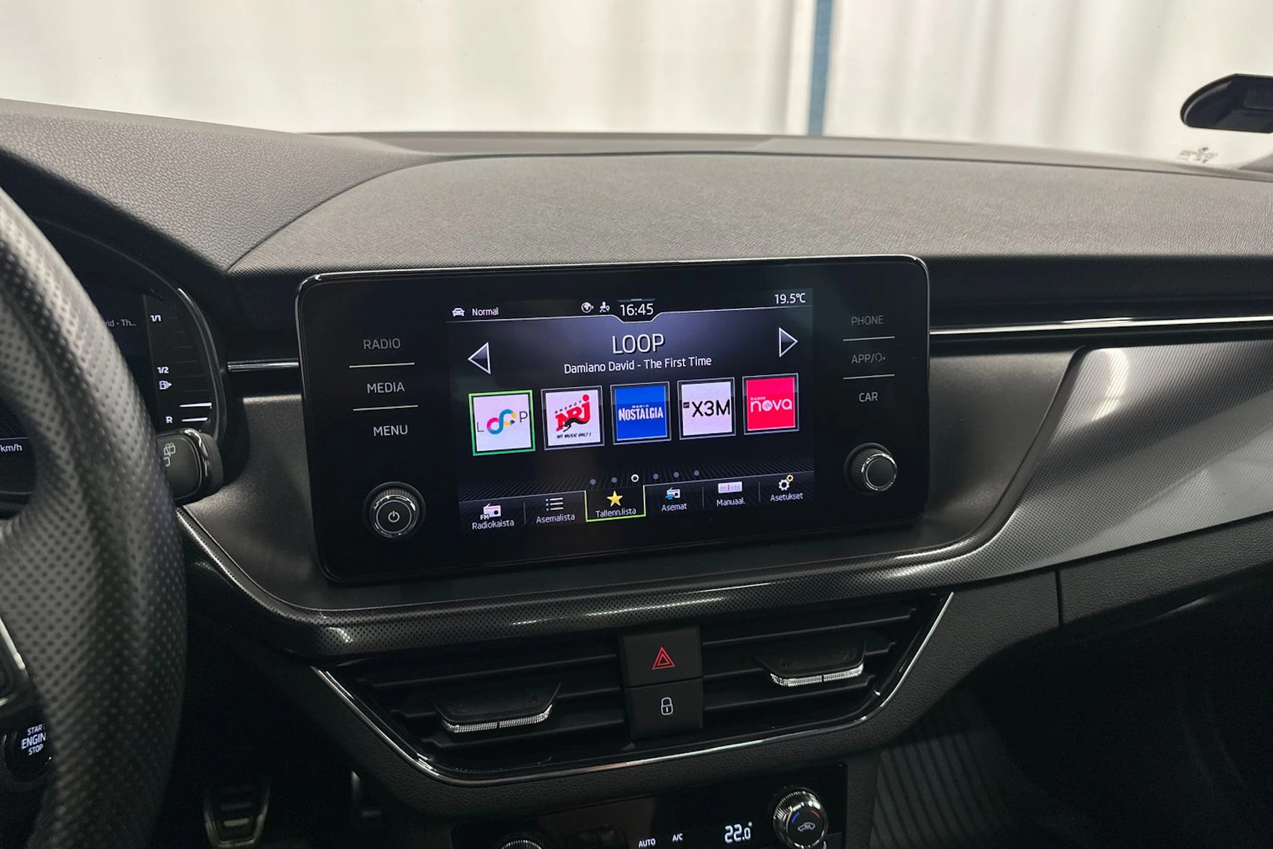 harmaa Skoda Scala 2021 kuva 15.