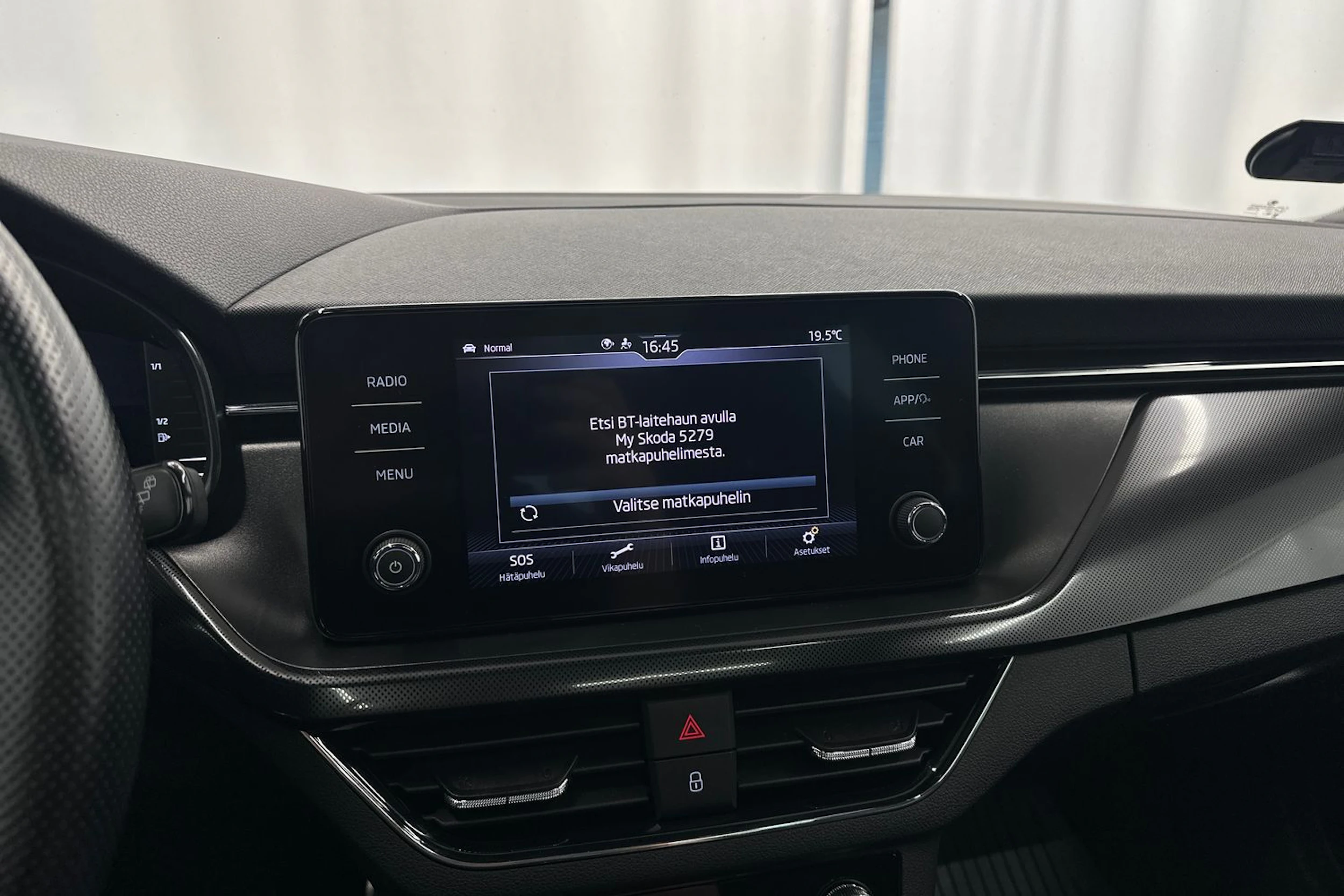harmaa Skoda Scala 2021 kuva 19.