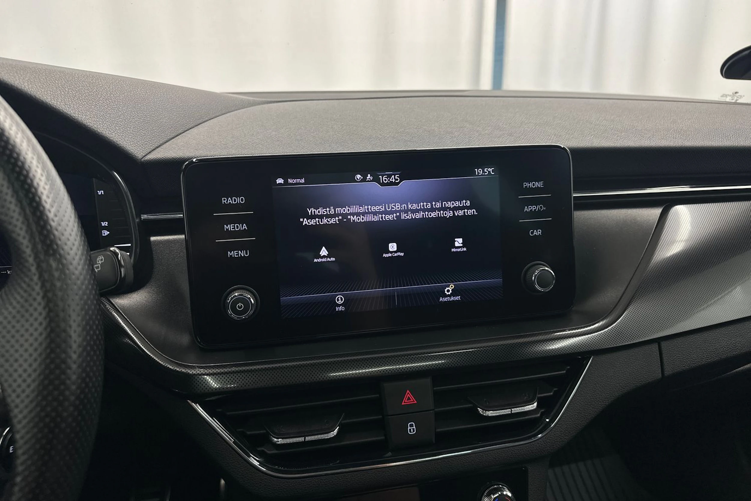 harmaa Skoda Scala 2021 kuva 20.