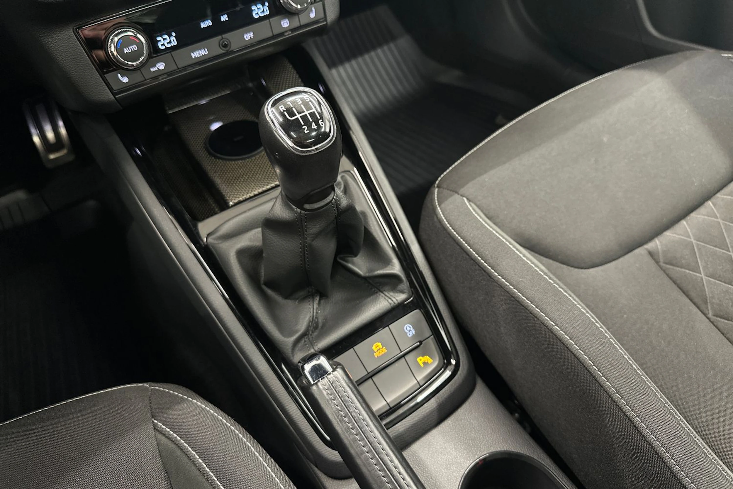 harmaa Skoda Scala 2021 kuva 26.