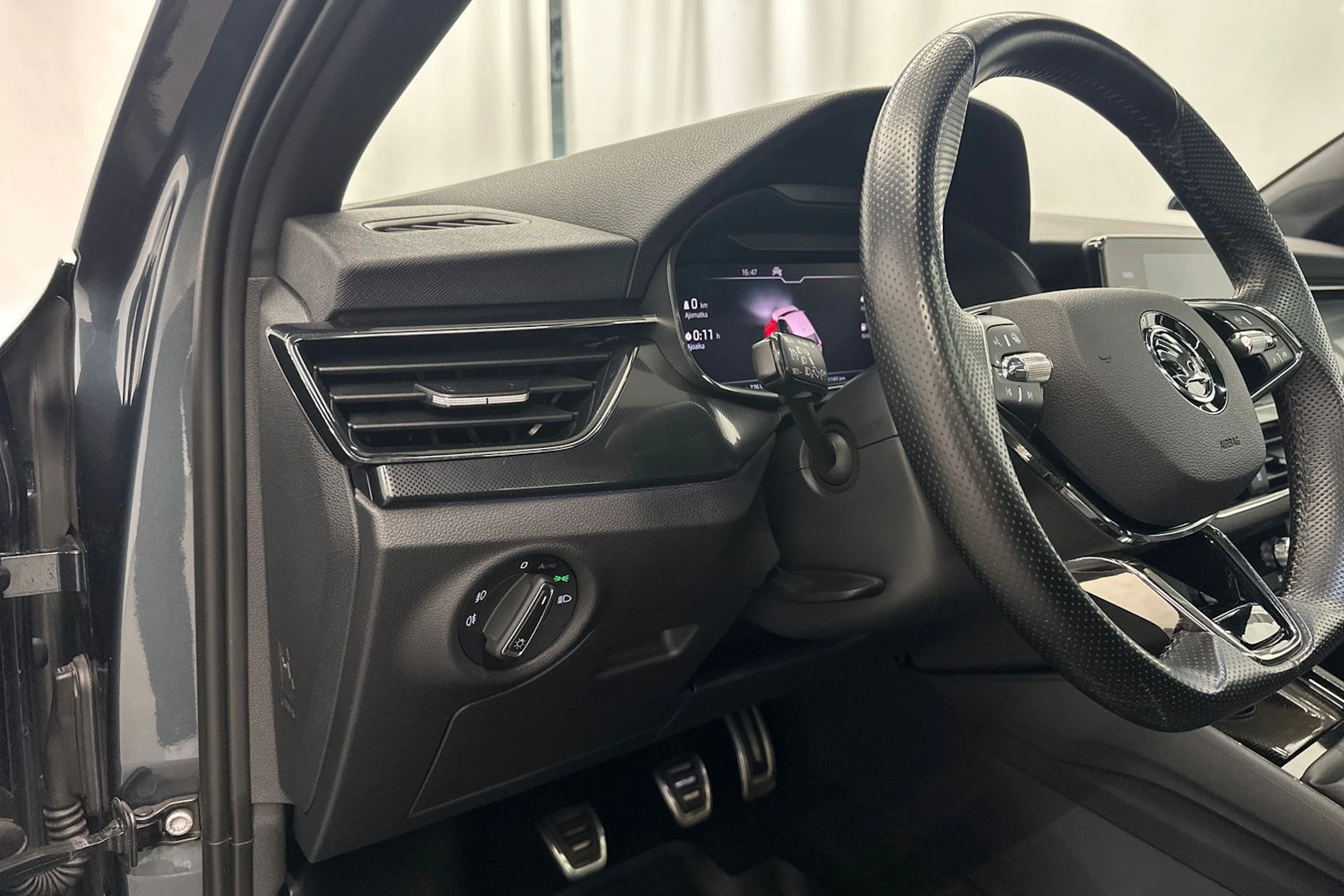 harmaa Skoda Scala 2021 kuva 27.