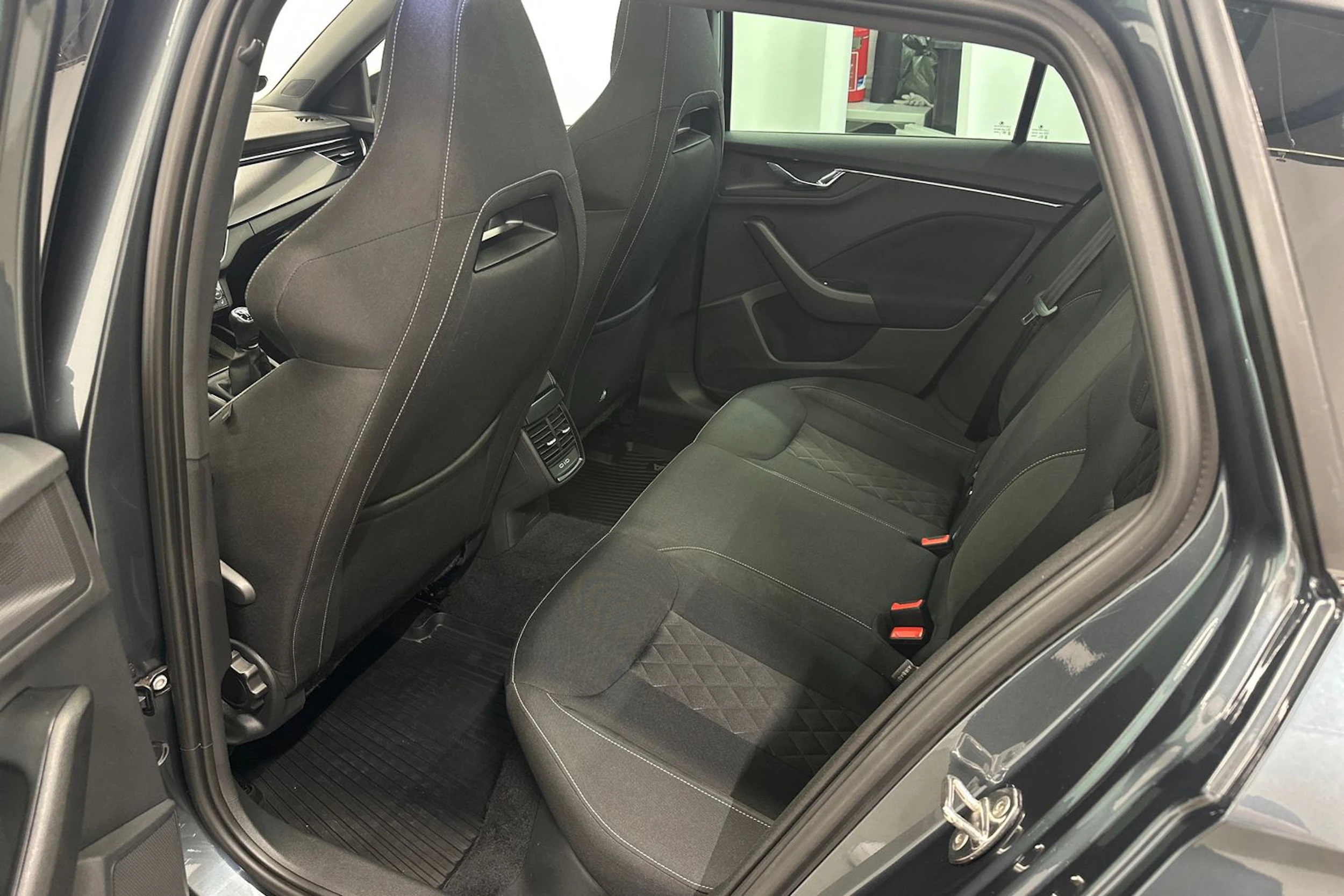 harmaa Skoda Scala 2021 kuva 31.