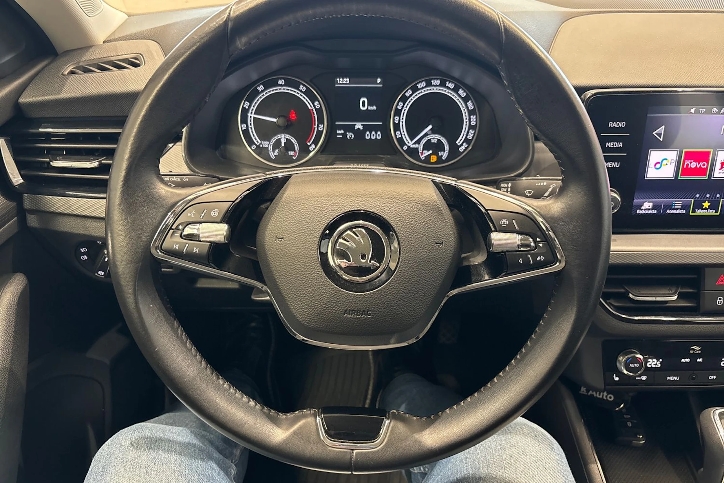 sininen Skoda Scala 2023 kuva 12.