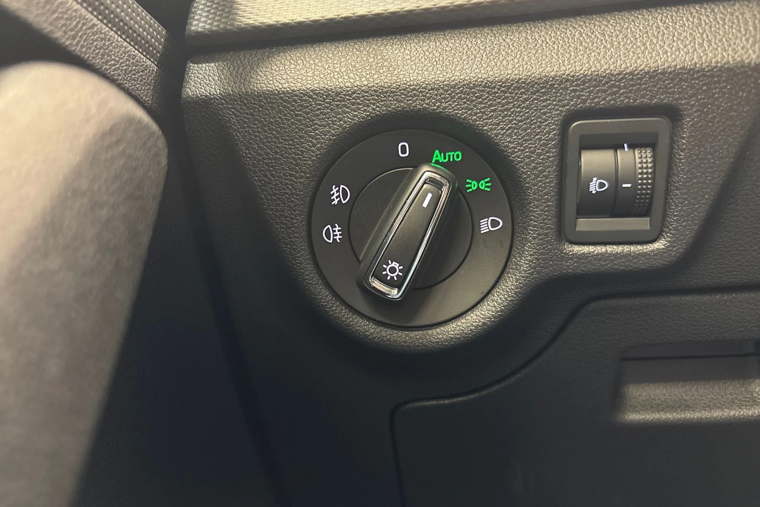 sininen Skoda Scala 2023 kuva 16.