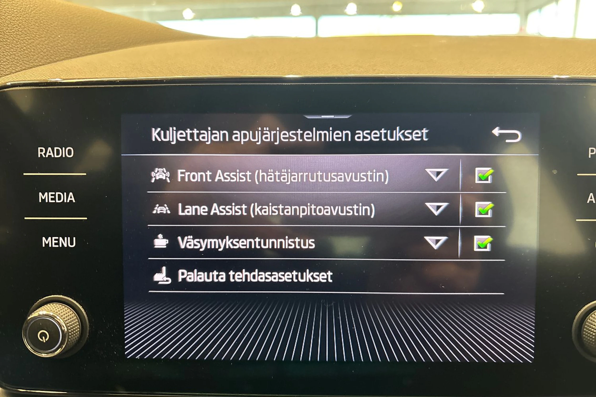 sininen Skoda Scala 2023 kuva 20.
