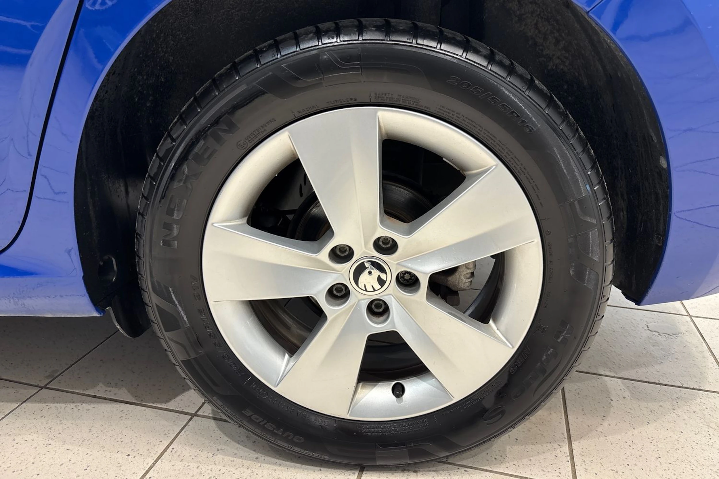 sininen Skoda Scala 2023 kuva 25.