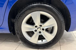 sininen Skoda Scala 2023 kuva 25.