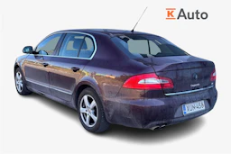 punainen Skoda Superb 2008 kuva 2.