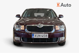 punainen Skoda Superb 2009 kuva 5.