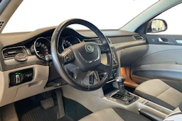 punainen Skoda Superb 2009 kuva 8.