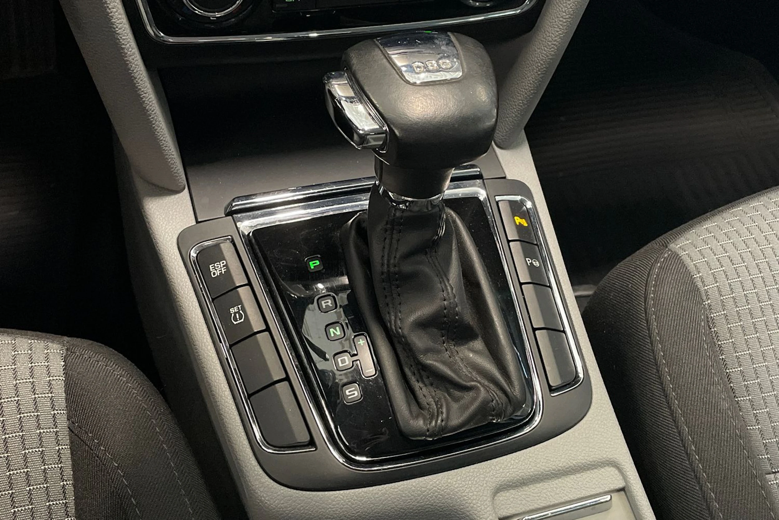 punainen Skoda Superb 2009 kuva 25.