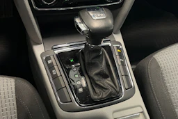punainen Skoda Superb 2009 kuva 25.