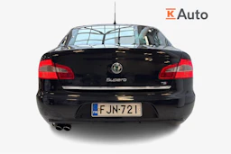 Musta Skoda Superb 2009 kuva 3.