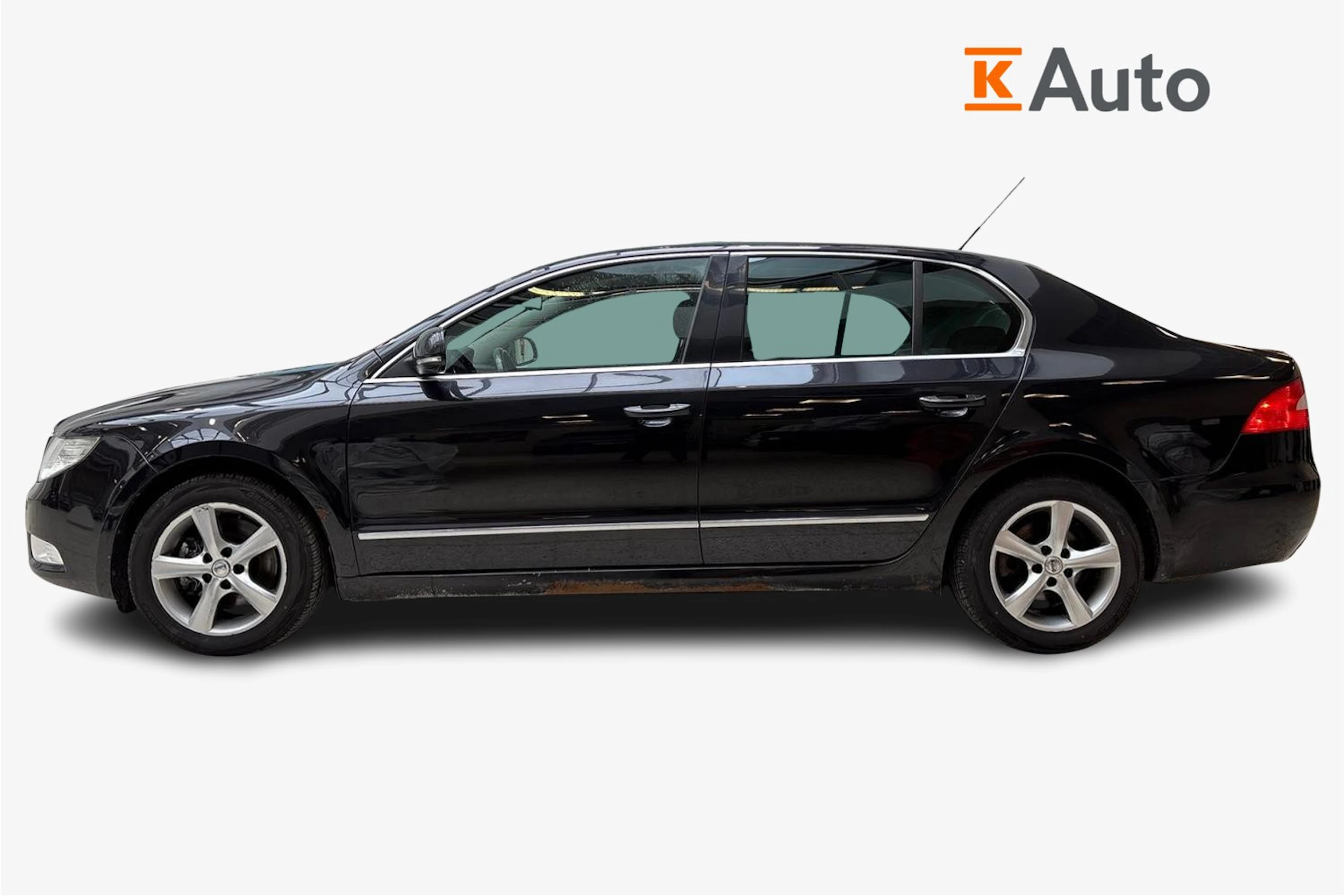 Musta Skoda Superb 2009 kuva 5.