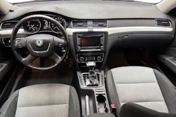 Musta Skoda Superb 2009 kuva 7.