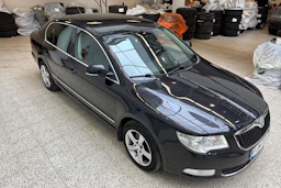 Musta Skoda Superb 2009 kuva 15.
