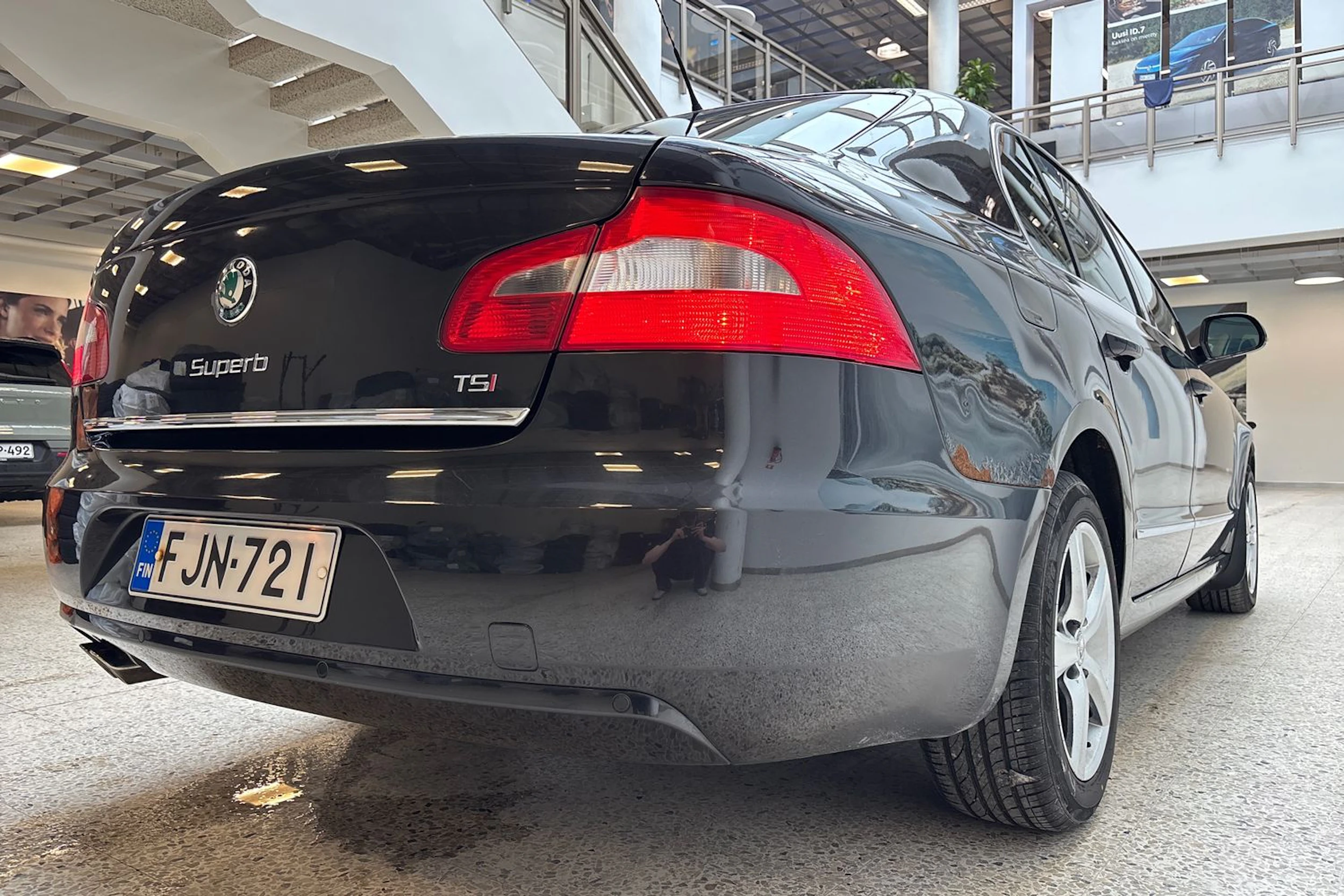 Musta Skoda Superb 2009 kuva 16.