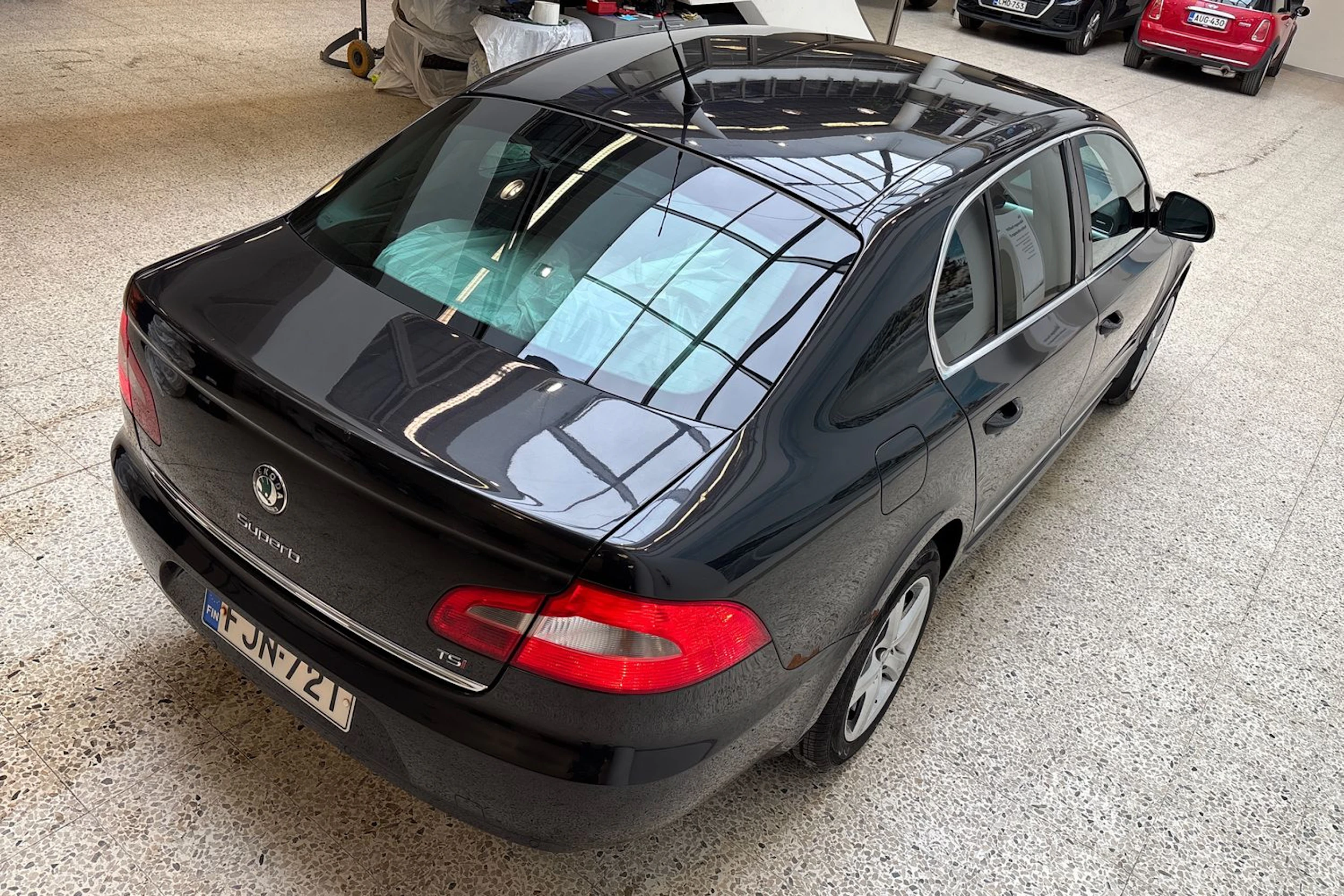 Musta Skoda Superb 2009 kuva 17.