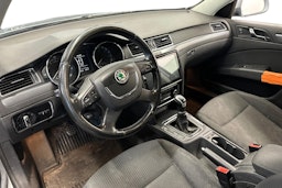 harmaa Skoda Superb 2009 kuva 3.