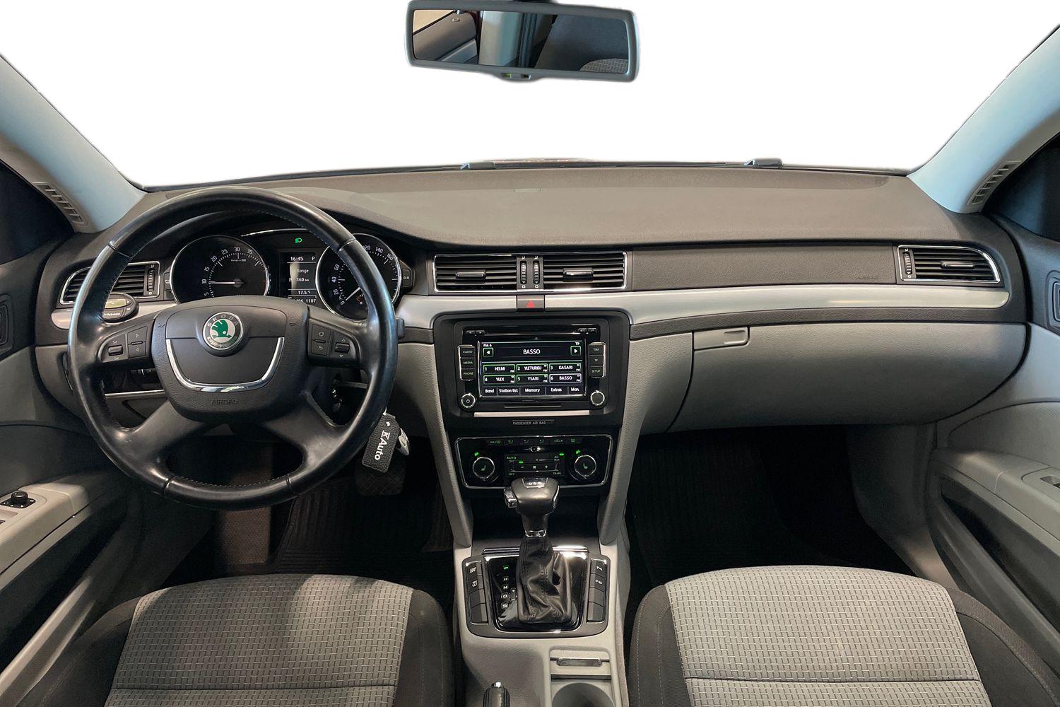 Skoda Superb 2009, kuva 7/26