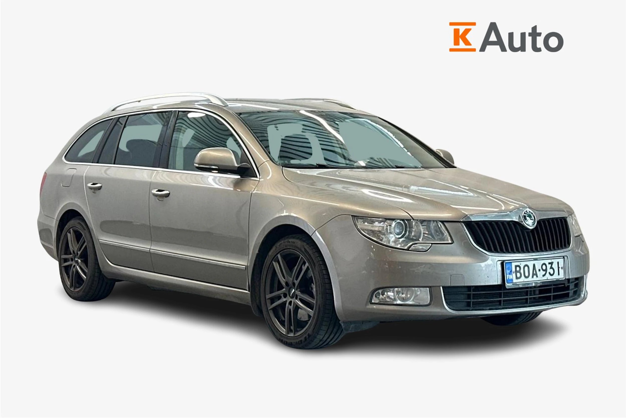 ruskea (beige) Skoda Superb 2010 kuva 1.
