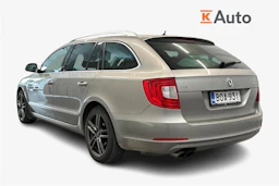 ruskea (beige) Skoda Superb 2010 kuva 2.