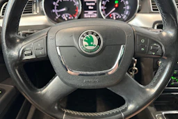 ruskea (beige) Skoda Superb 2011 kuva 17.