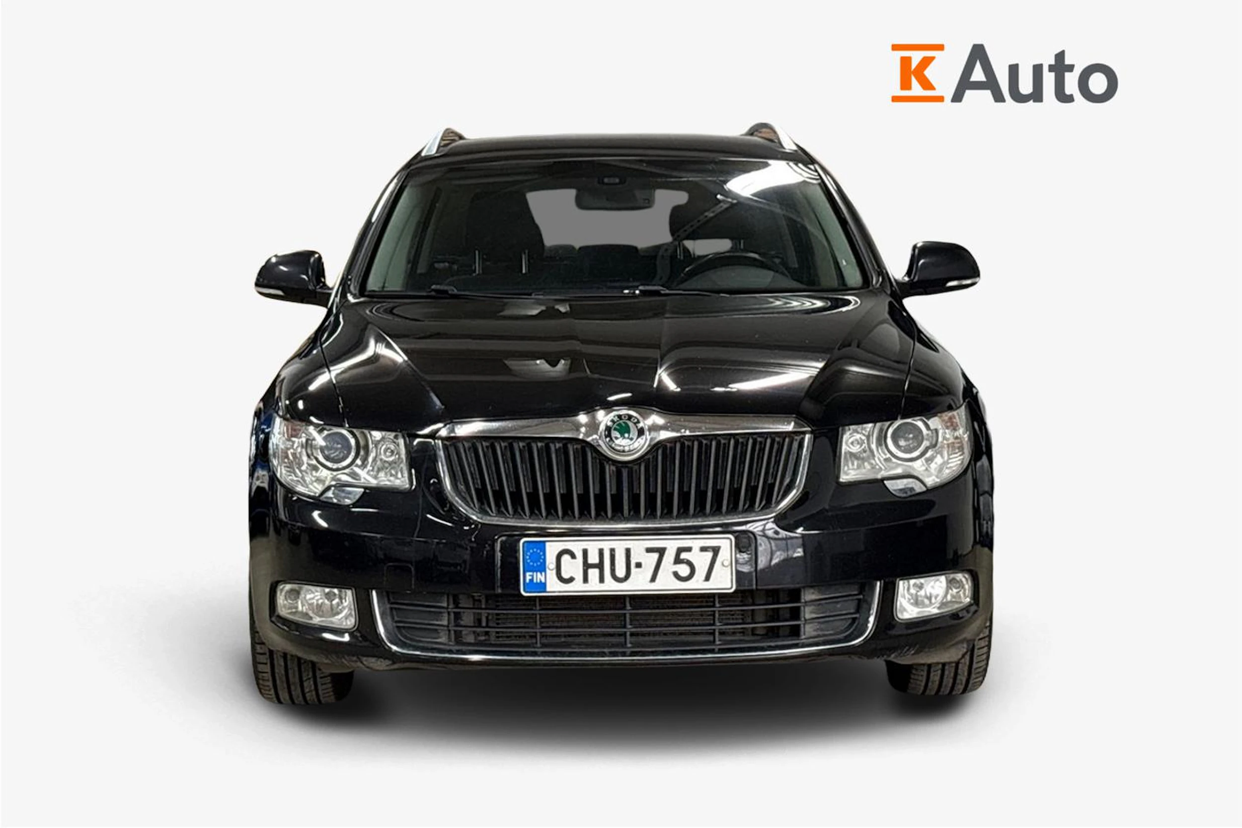 Musta Skoda Superb 2011 kuva 4.