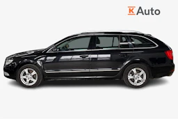 Musta Skoda Superb 2011 kuva 5.