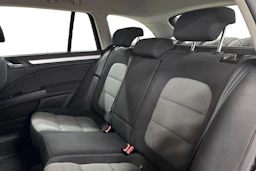 Musta Skoda Superb 2011 kuva 8.