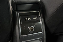 Musta Skoda Superb 2011 kuva 17.