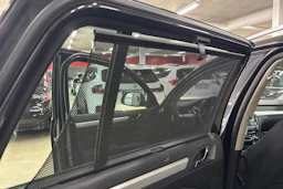 Musta Skoda Superb 2011 kuva 18.