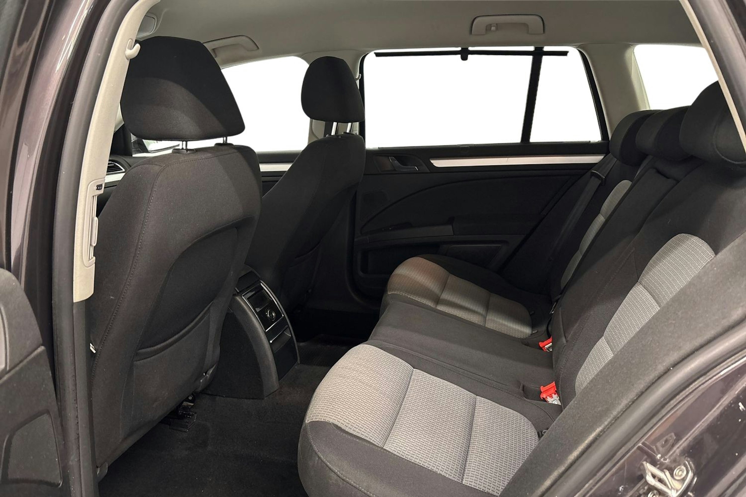 ruskea (beige) Skoda Superb 2010 kuva 10.