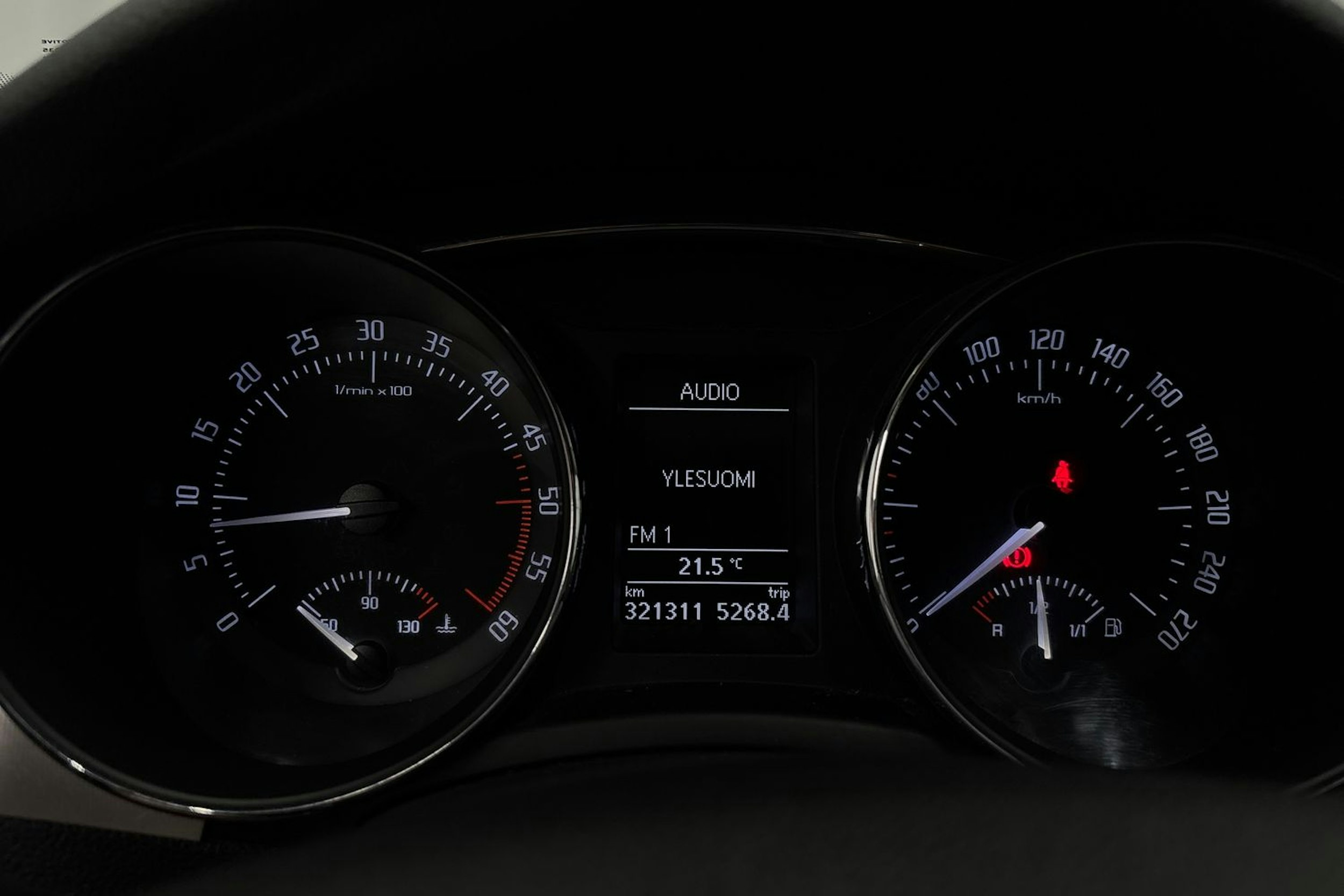 ruskea (beige) Skoda Superb 2010 kuva 18.
